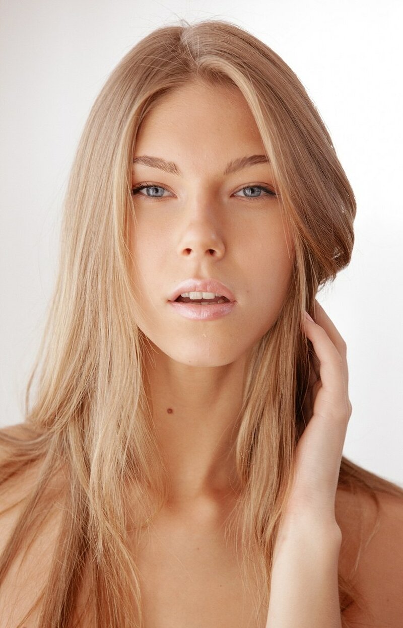 Юлиана, 21